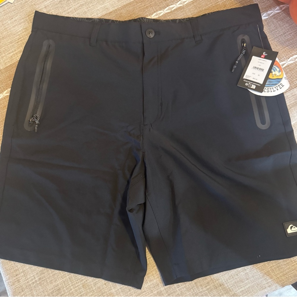Men’s quiksikver shorts size 36